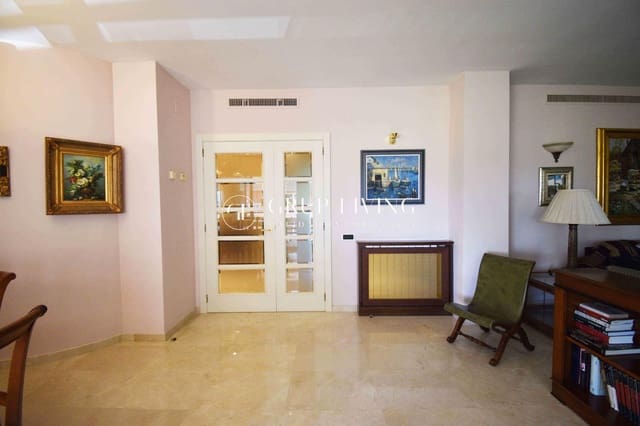 5 bedroom Flat for rent in Sitges with pool garage - € 4,900 (Ref: 9104735)