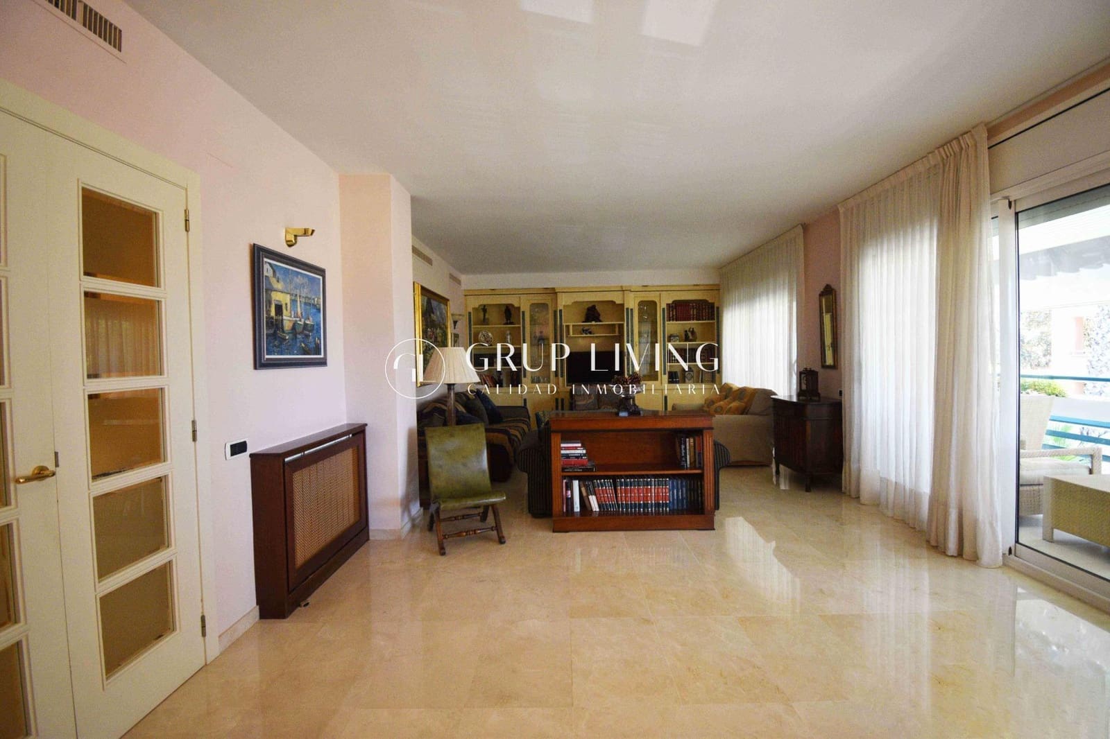5 bedroom Flat for rent in Sitges with pool garage - € 4,900 (Ref: 9104735)