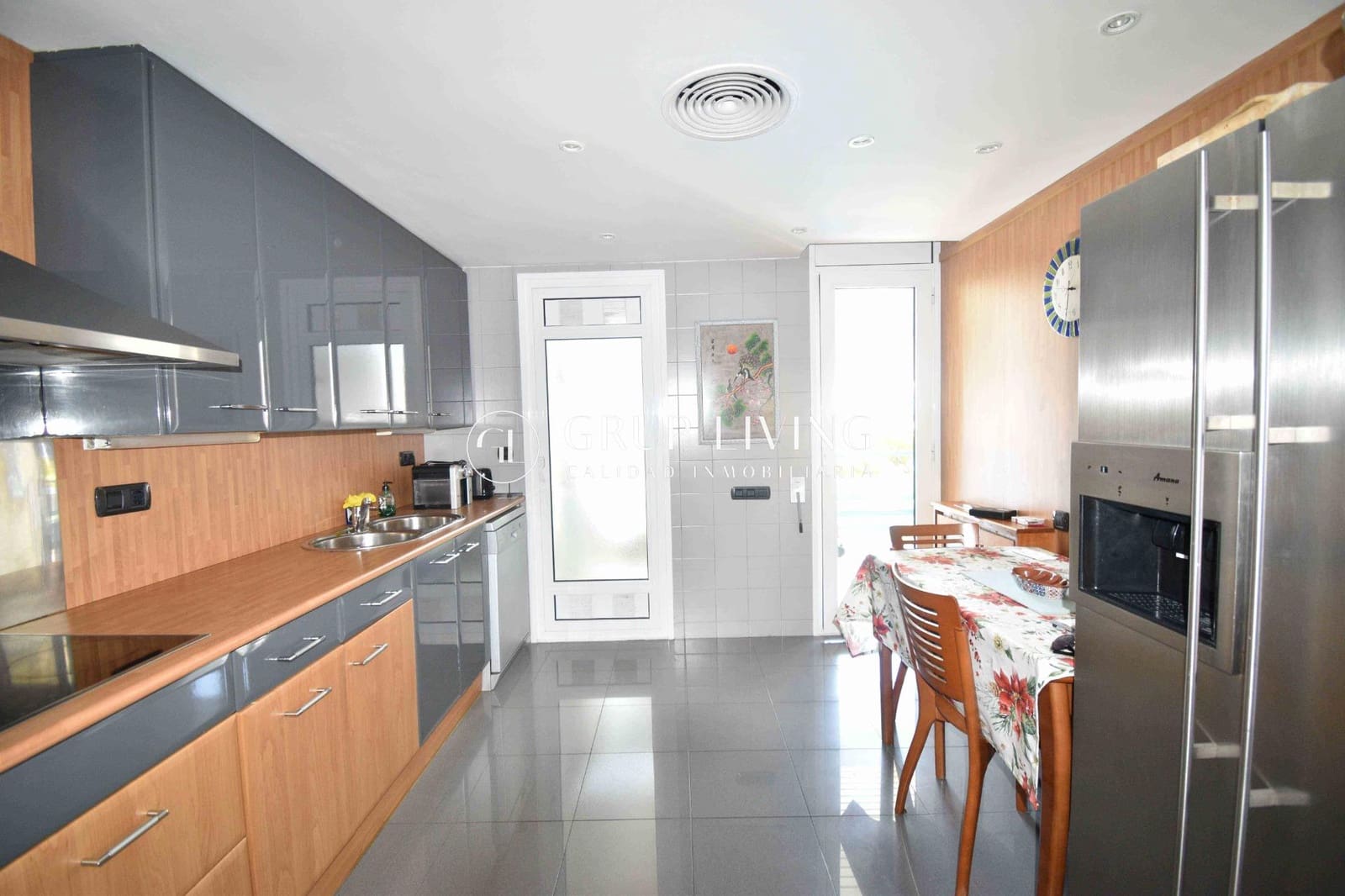 5 bedroom Flat for rent in Sitges with pool garage - € 4,900 (Ref: 9104735)