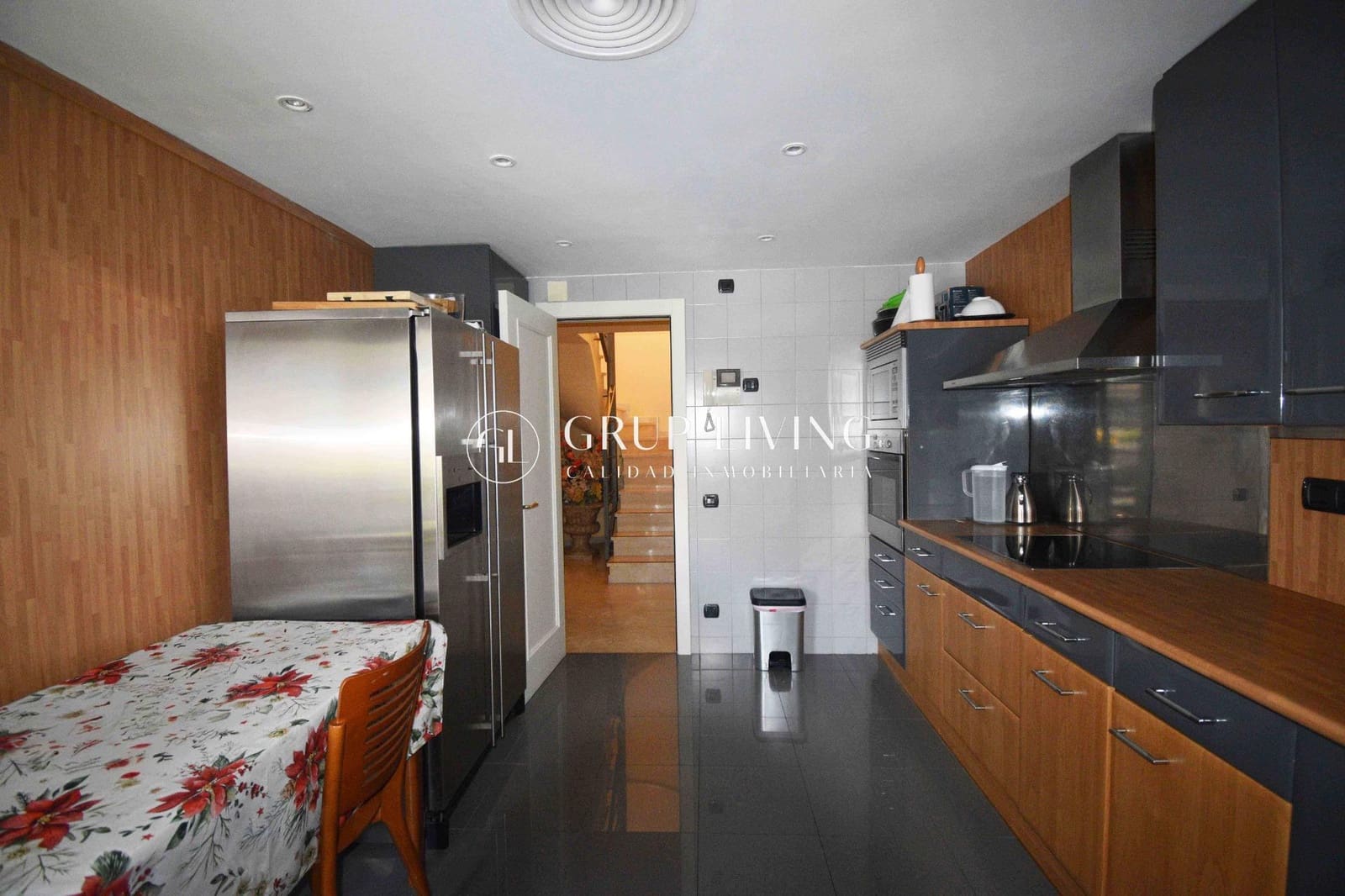 5 bedroom Flat for rent in Sitges with pool garage - € 4,900 (Ref: 9104735)