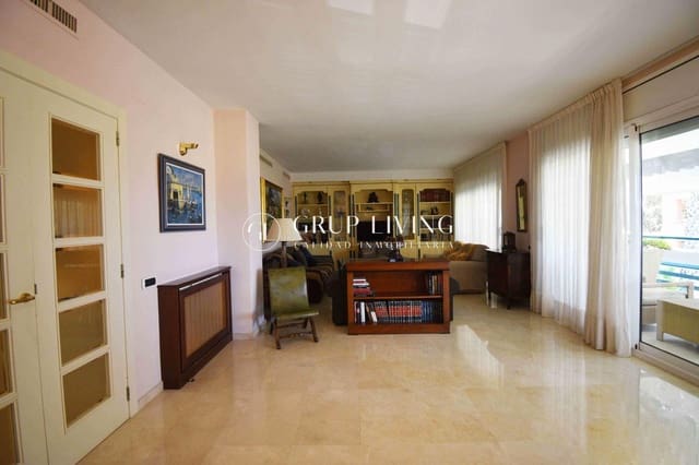 5 bedroom Flat for rent in Sitges with pool garage - € 4,900 (Ref: 9104735)