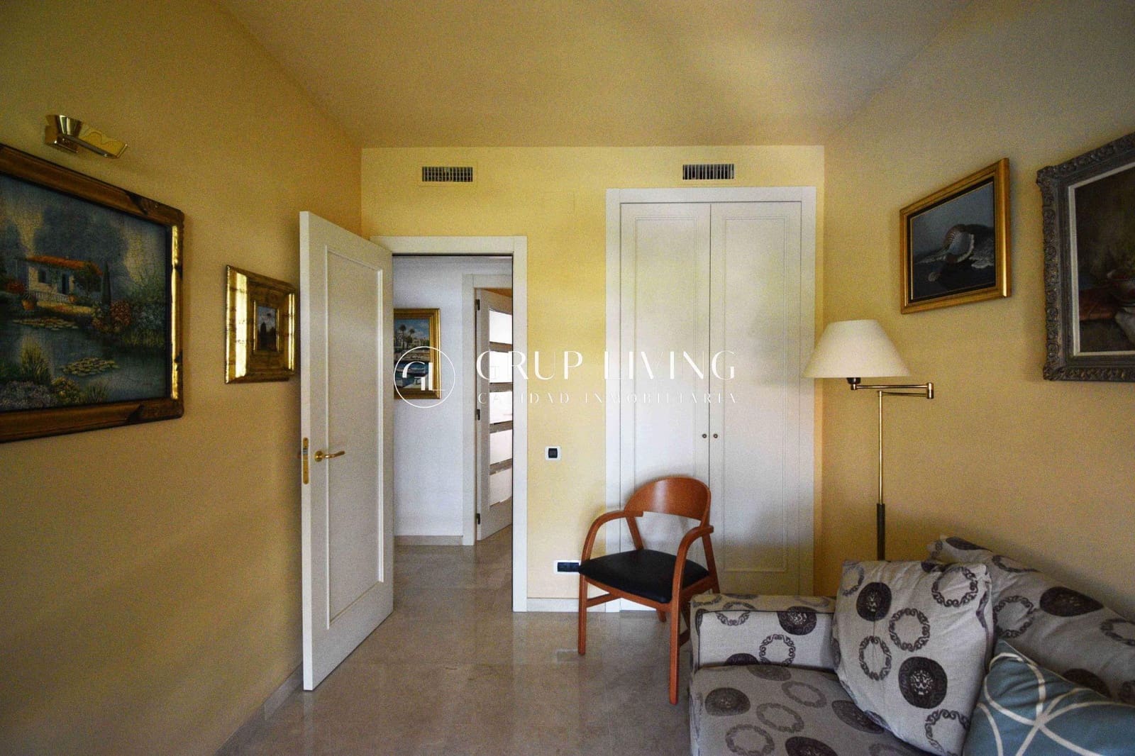 5 bedroom Flat for rent in Sitges with pool garage - € 4,900 (Ref: 9104735)