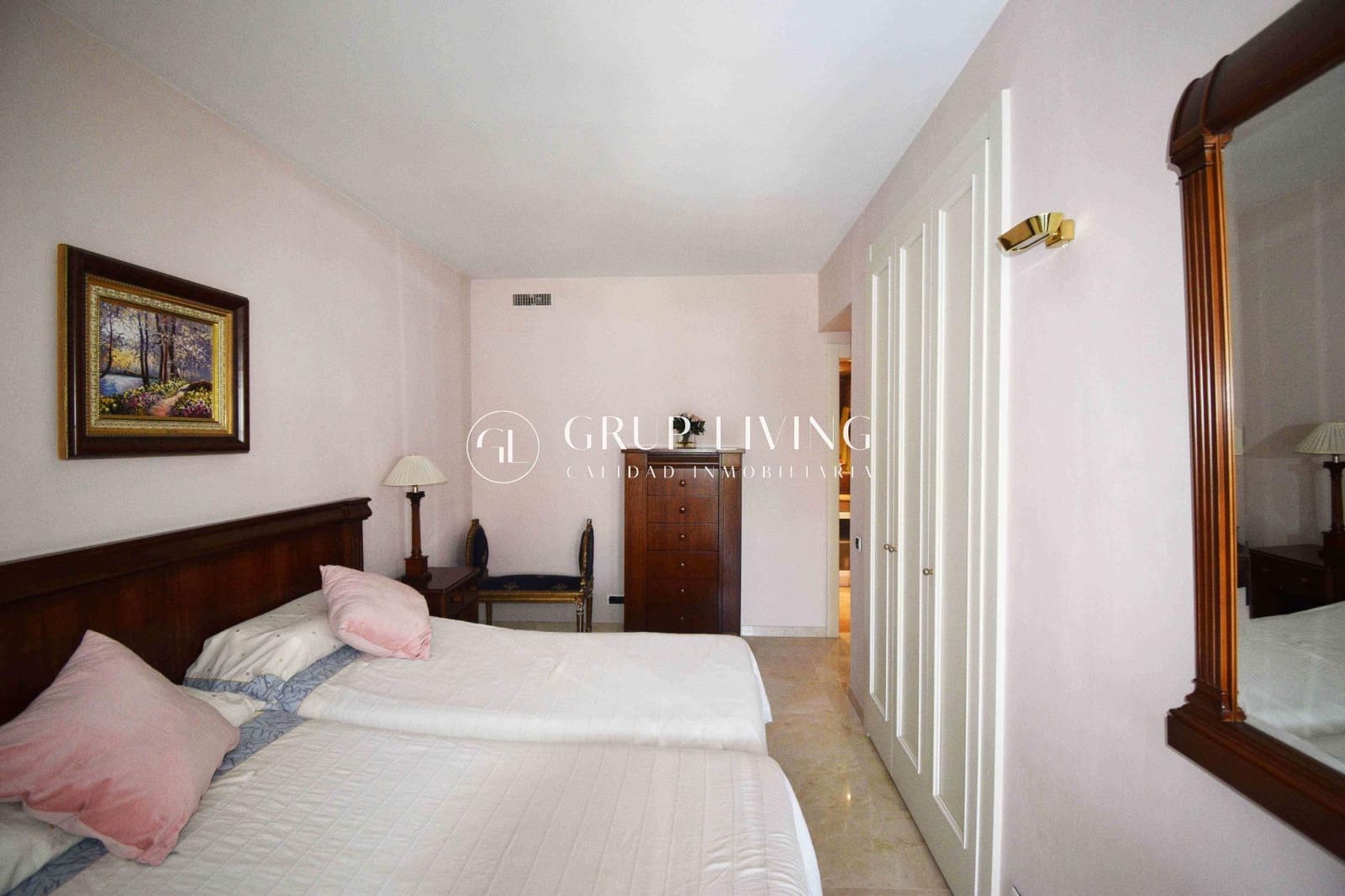 5 bedroom Flat for rent in Sitges with pool garage - € 4,900 (Ref: 9104735)