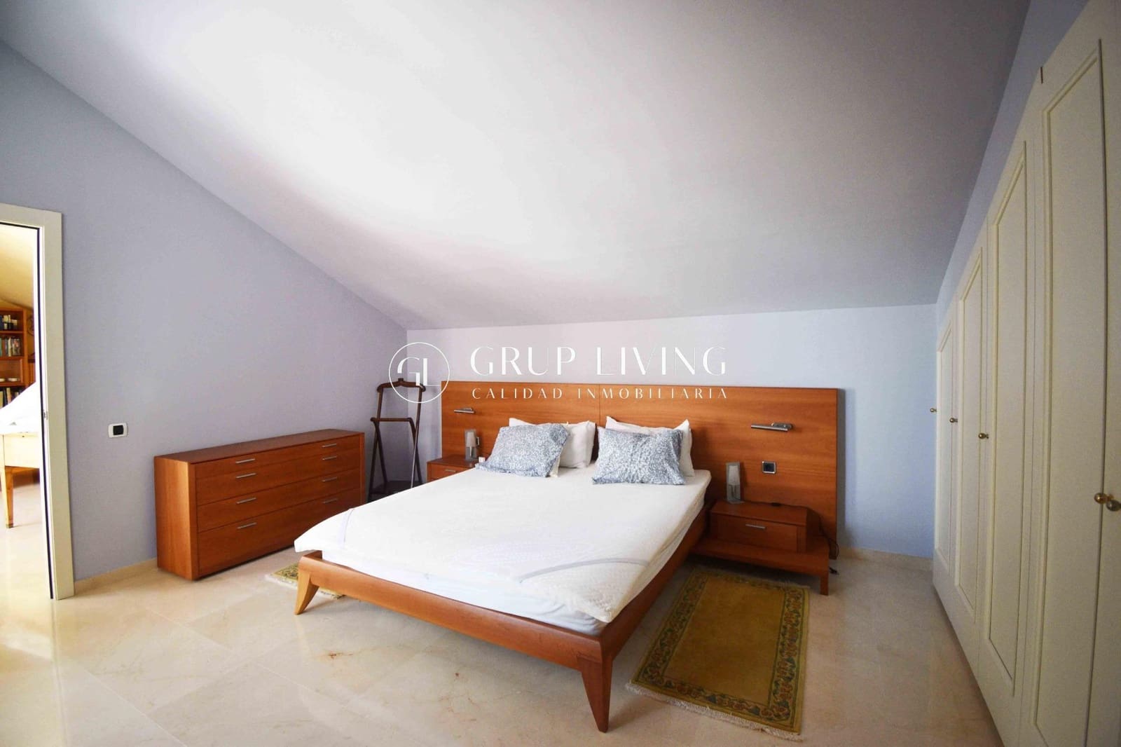 5 bedroom Flat for rent in Sitges with pool garage - € 4,900 (Ref: 9104735)