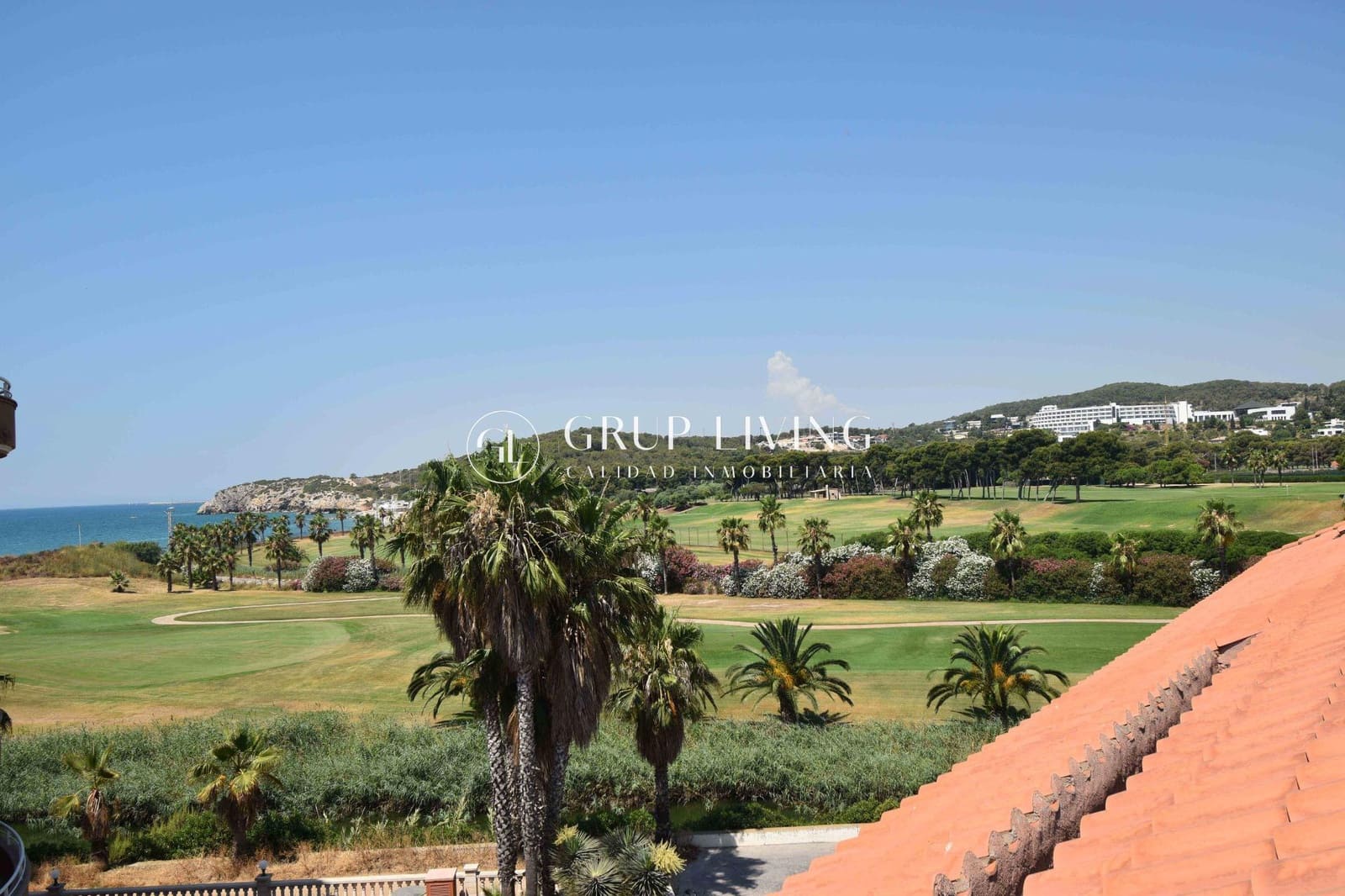 5 bedroom Flat for rent in Sitges with pool garage - € 4,900 (Ref: 9104735)