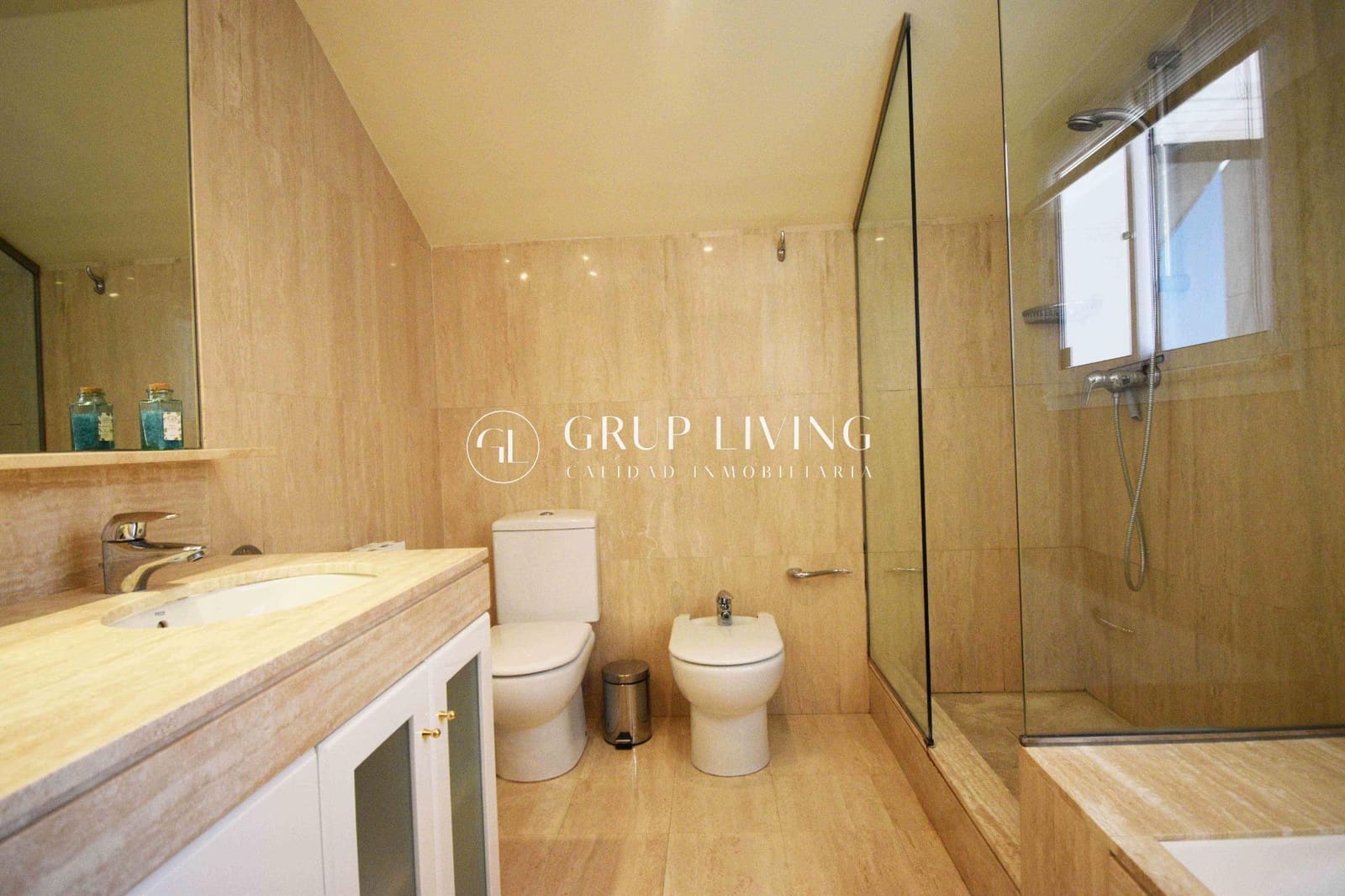 5 bedroom Flat for rent in Sitges with pool garage - € 4,900 (Ref: 9104735)