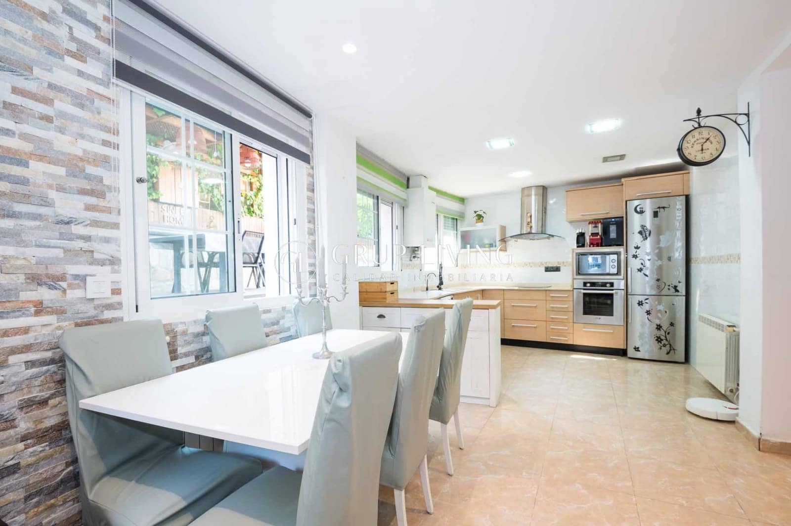 4 bedroom Flat for sale in Sitges with pool garage - € 720,000 (Ref: 9108814)