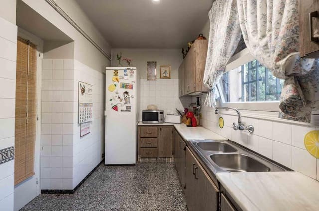 6 makuuhuone Maalaistalo myytävänä paikassa Vilafranca del Penedès mukana uima-altaan 
autotalli - 395 000 € (Ref: 9125188)