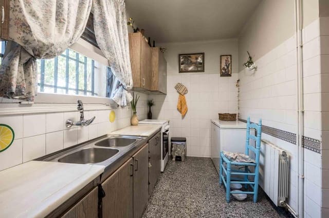 6 makuuhuone Maalaistalo myytävänä paikassa Vilafranca del Penedès mukana uima-altaan 
autotalli - 395 000 € (Ref: 9125188)