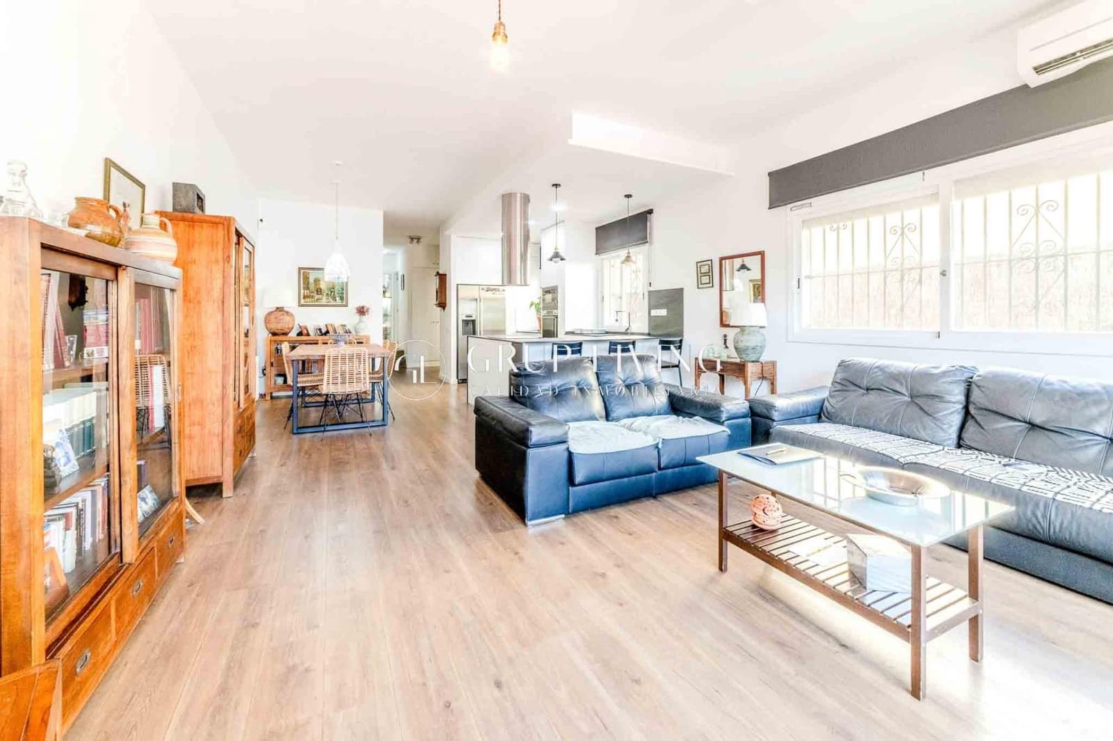 4 soveværelse Lejlighed til salg i Sitges med swimmingpool garage - € 799.000 (Ref: 9128368)