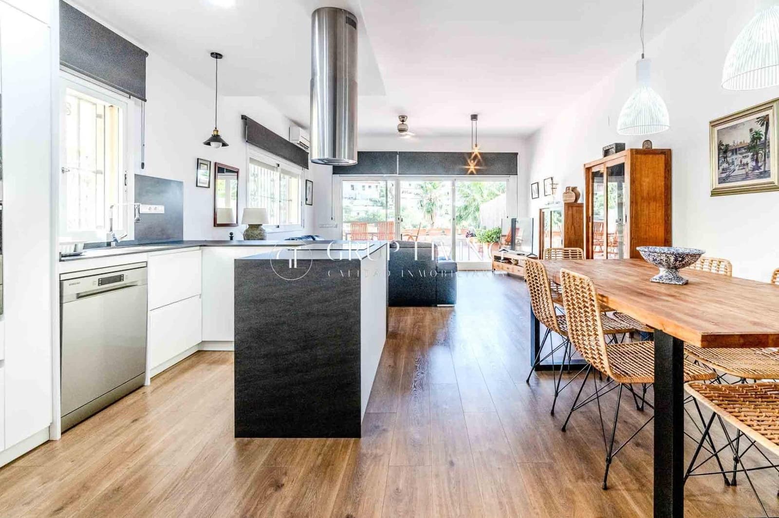 4 soveværelse Lejlighed til salg i Sitges med swimmingpool garage - € 799.000 (Ref: 9128368)