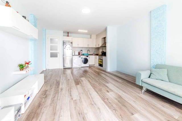 Piso de 2 habitaciones en Cubelles en venta con piscina garaje - 250.000 € (Ref: 9141679)