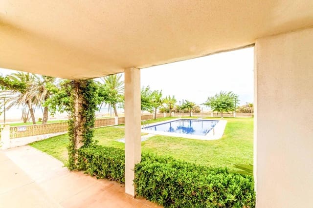 Piso de 2 habitaciones en Cubelles en venta con piscina garaje - 250.000 € (Ref: 9141679)