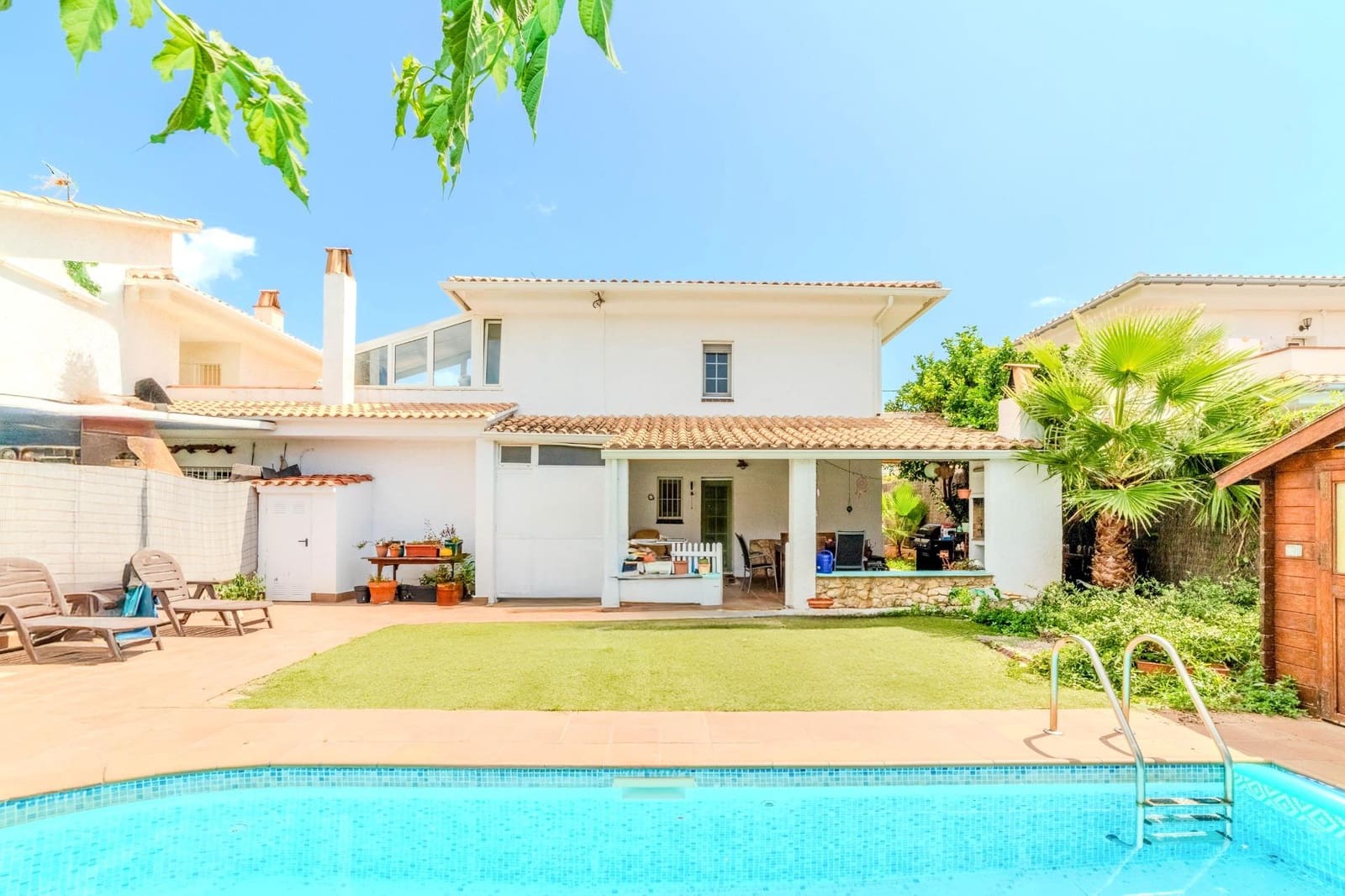 4 slaapkamer Halfvrijstaande villa te koop in Sant Pere de Ribes met zwembad garage - € 550.000 (Ref: 9149394)