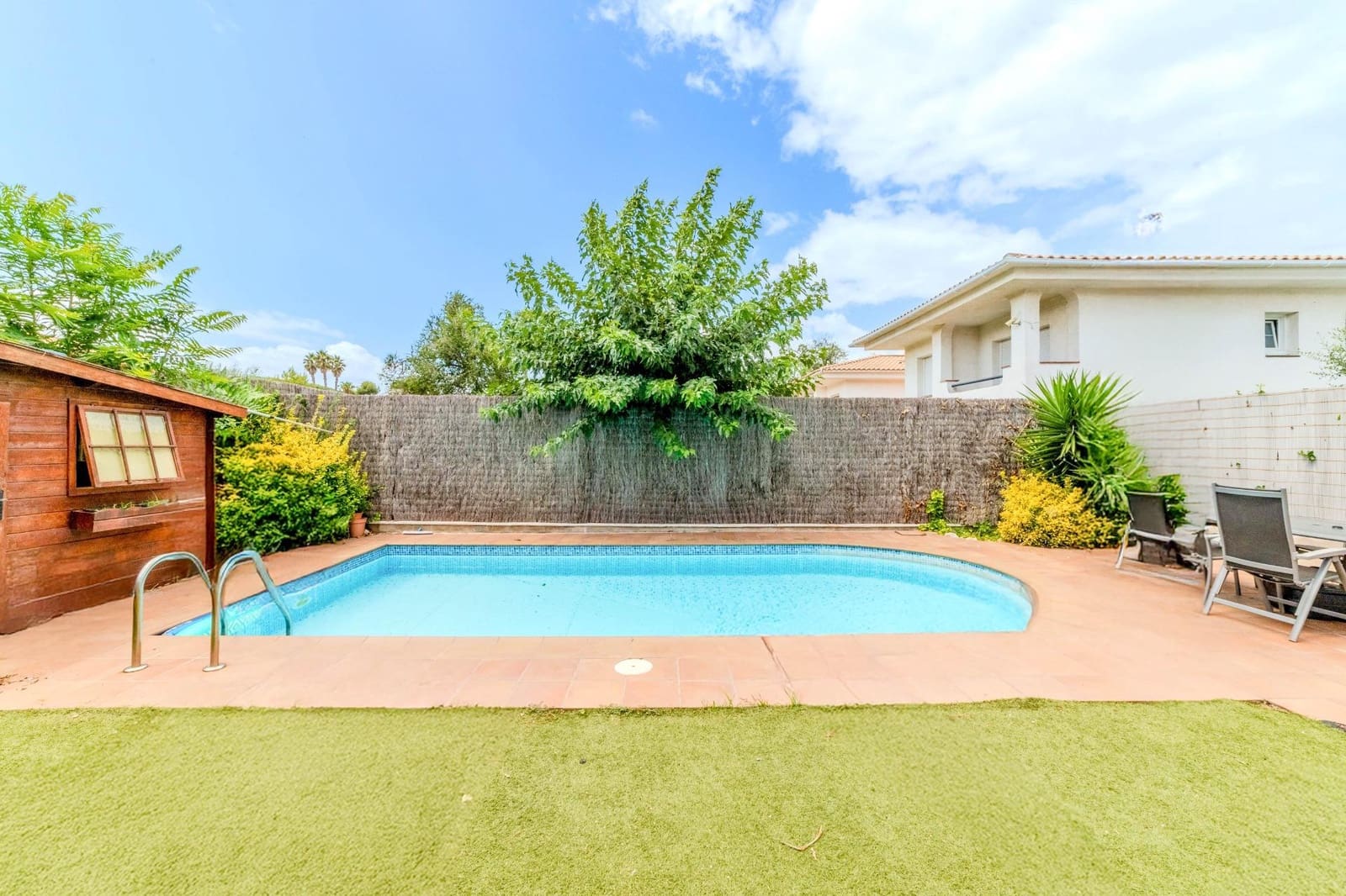 4 slaapkamer Halfvrijstaande villa te koop in Sant Pere de Ribes met zwembad garage - € 550.000 (Ref: 9149394)