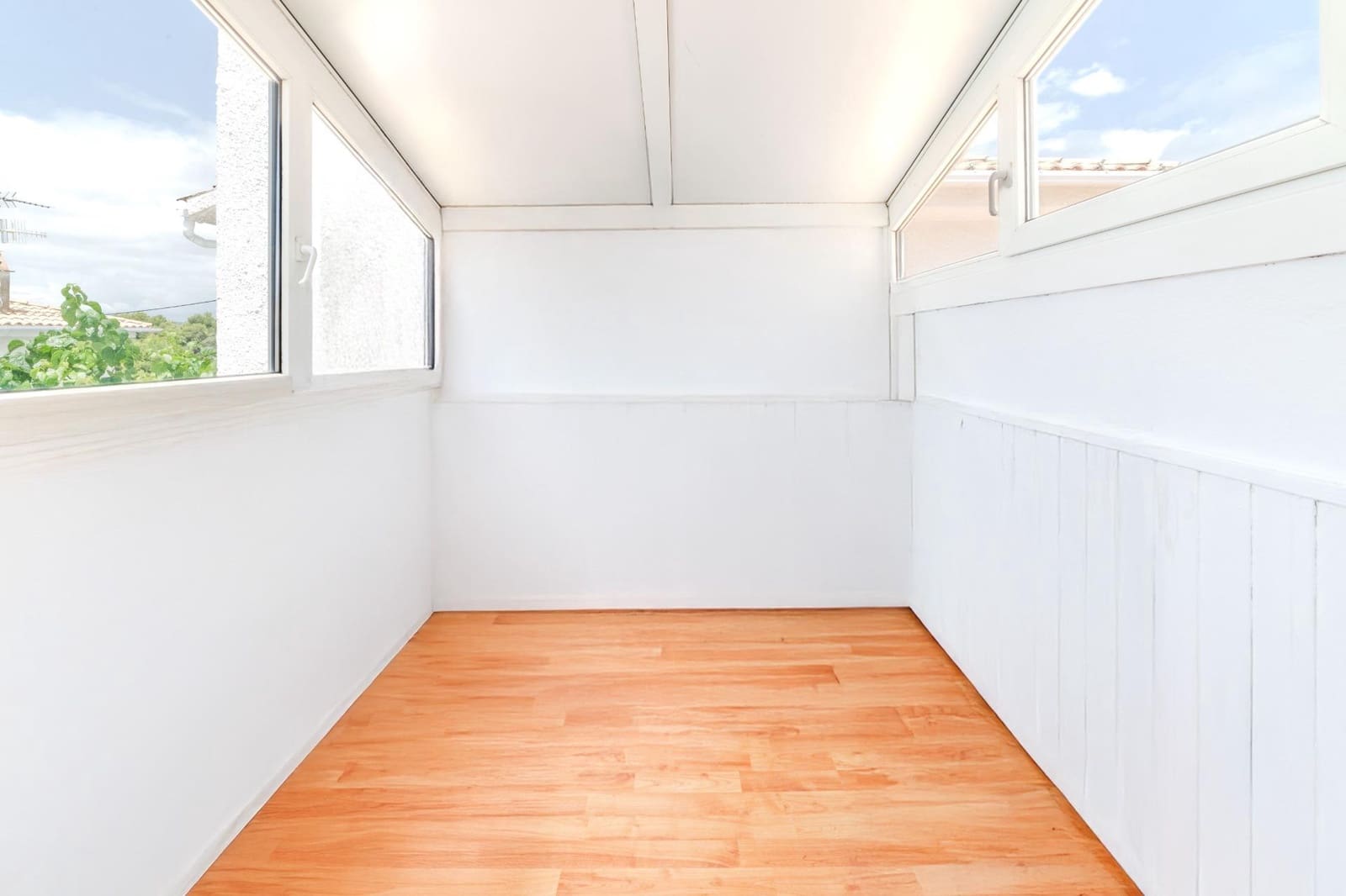 4 slaapkamer Halfvrijstaande villa te koop in Sant Pere de Ribes met zwembad garage - € 550.000 (Ref: 9149394)