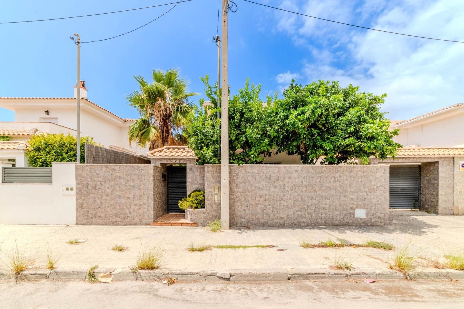 4 slaapkamer Halfvrijstaande villa te koop in Sant Pere de Ribes met zwembad garage - € 550.000 (Ref: 9149394)