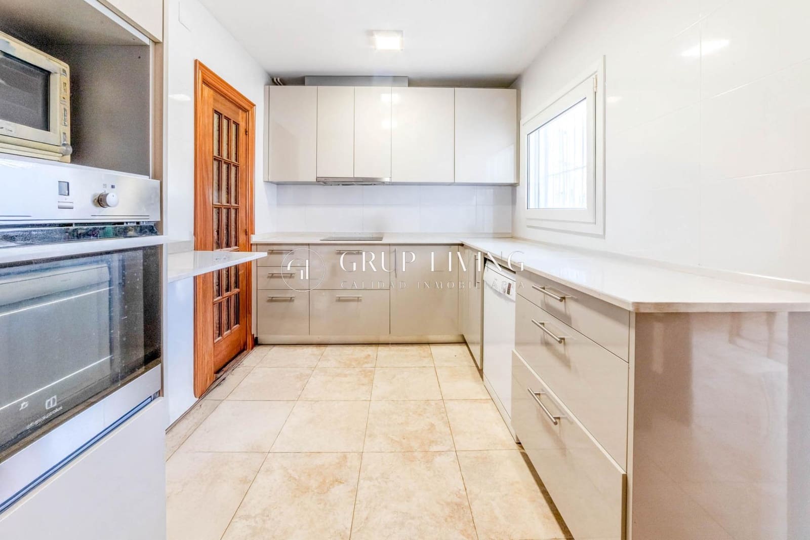 Pareado de 4 habitaciones en Sant Pere de Ribes en venta con piscina garaje - 560.000 € (Ref: 9149394)