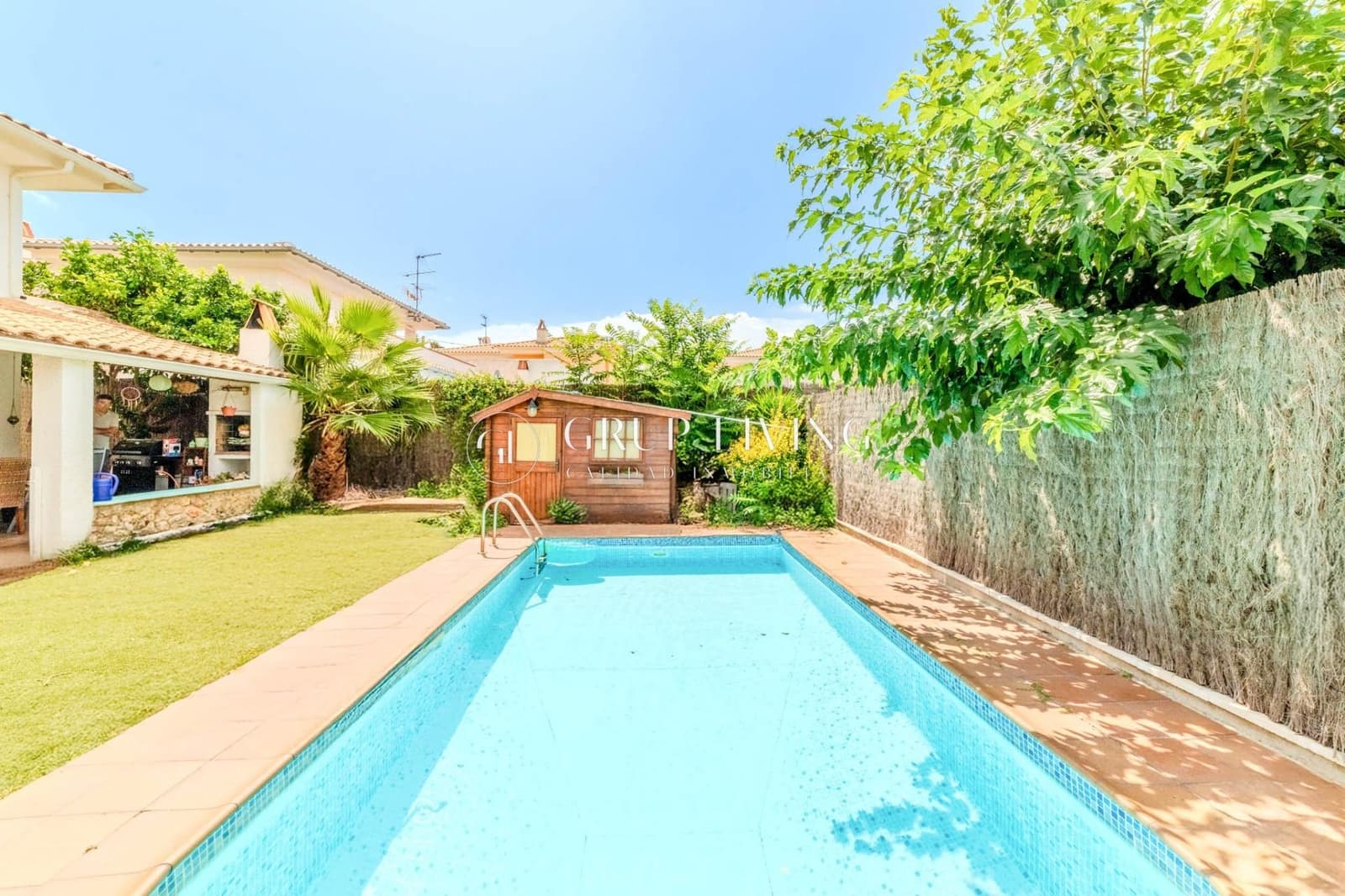 Pareado de 4 habitaciones en Sant Pere de Ribes en venta con piscina garaje - 560.000 € (Ref: 9149394)