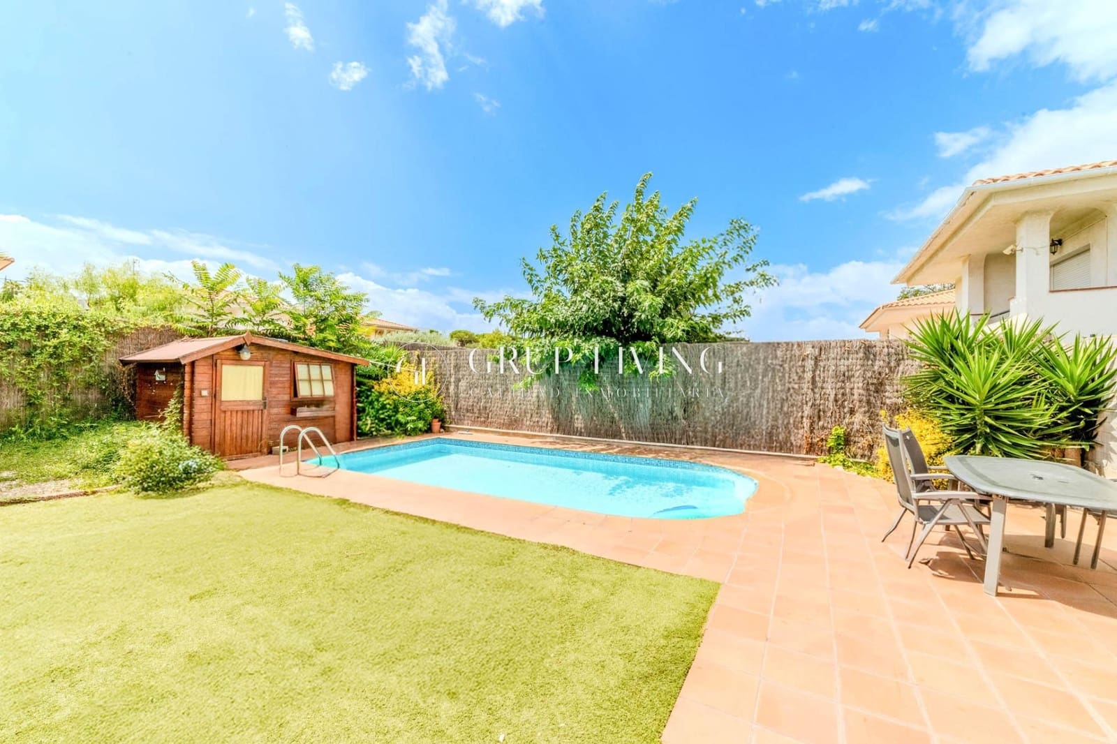 Pareado de 4 habitaciones en Sant Pere de Ribes en venta con piscina garaje - 560.000 € (Ref: 9149394)