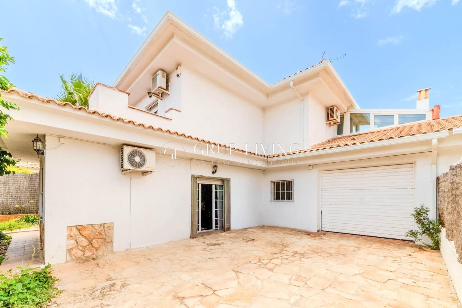 Pareado de 4 habitaciones en Sant Pere de Ribes en venta con piscina garaje - 560.000 € (Ref: 9149394)