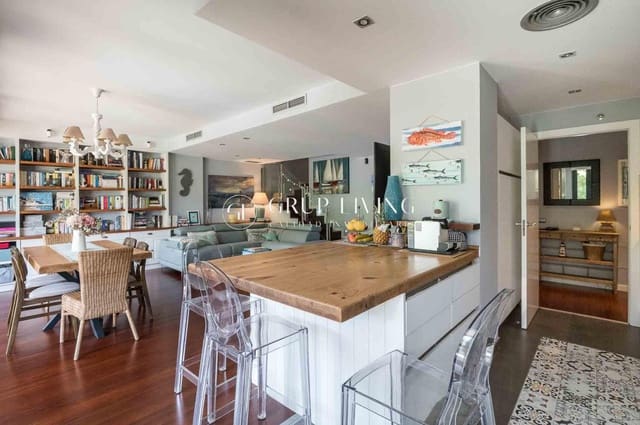 Piso de 4 habitaciones en Sitges en venta con piscina garaje - 1.175.000 € (Ref: 9200588)