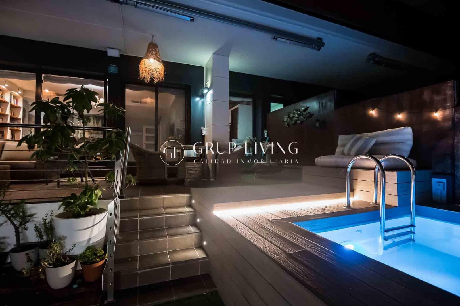 4 chambre Appartement à vendre à Sitges avec piscine garage - 1 175 000 € (Ref: 9200588)