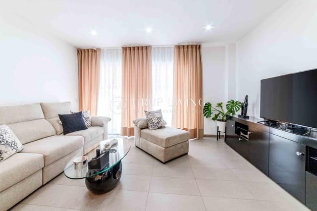 3 bedroom Flat for sale in Les Cabanyes with garage - € 325,000 (Ref: 9220096)