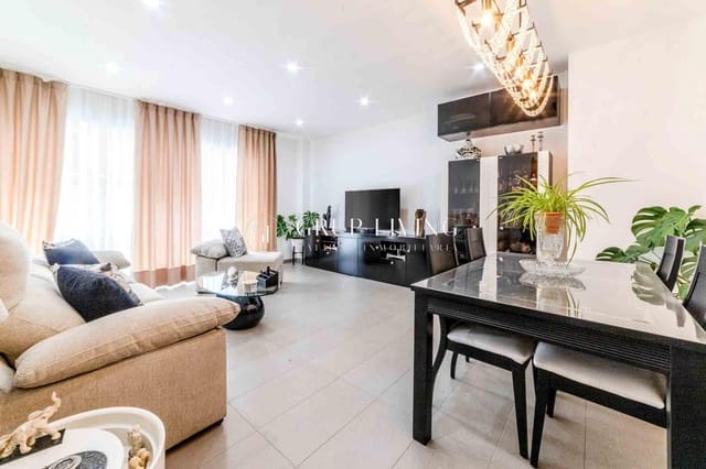 3 bedroom Flat for sale in Les Cabanyes with garage - € 325,000 (Ref: 9220096)