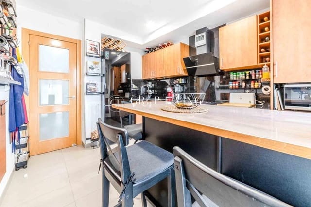 3 bedroom Flat for sale in Les Cabanyes with garage - € 325,000 (Ref: 9220096)