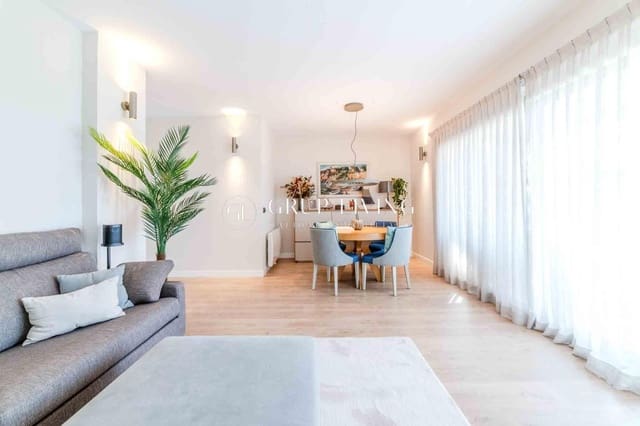 4 bedroom Flat for sale in Sitges with pool garage - € 925,000 (Ref: 9232666)