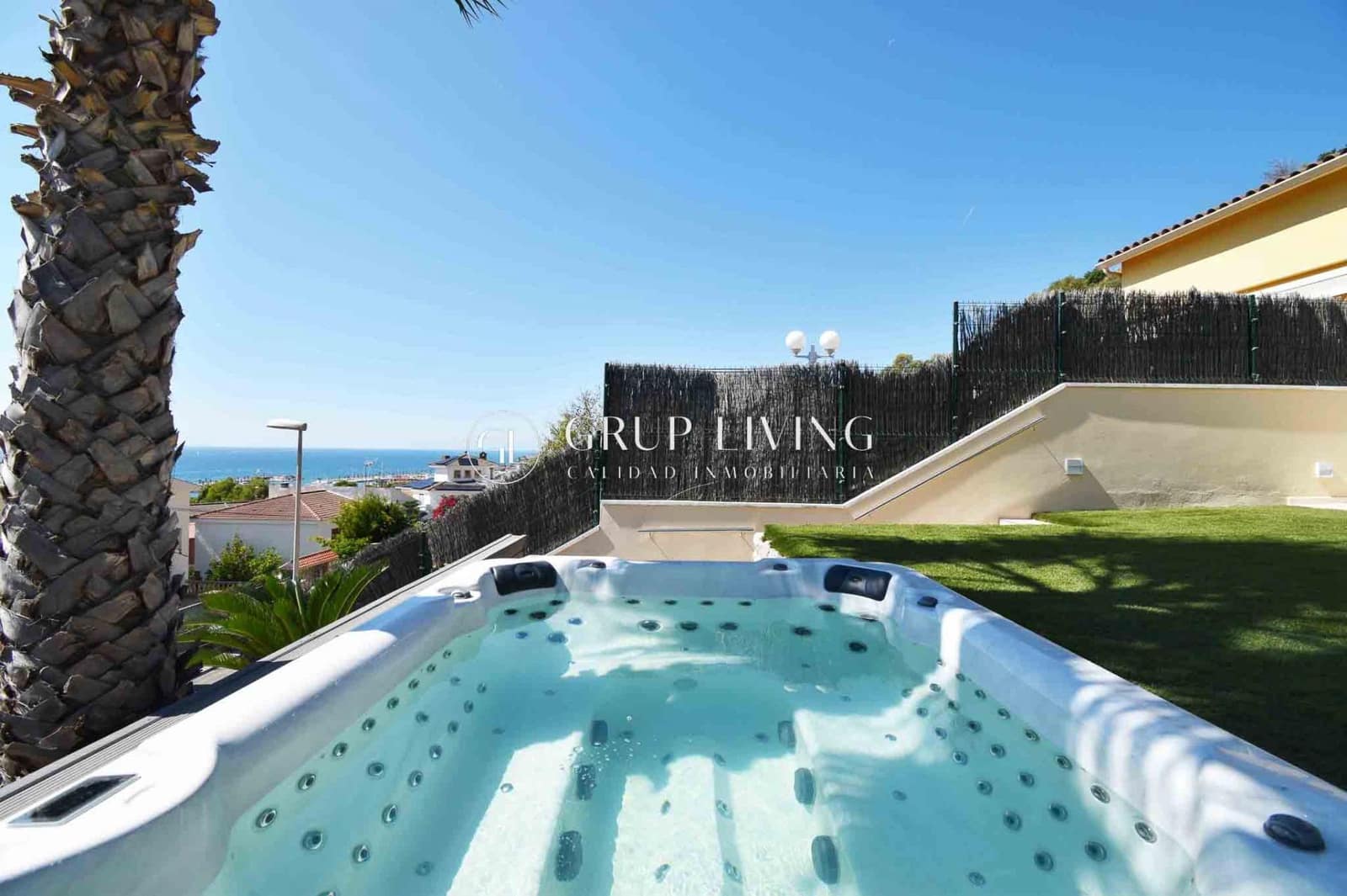 4 soveværelse Semi-Rækkehus til leje i Sitges med swimmingpool - € 3.800 (Ref: 9240053)