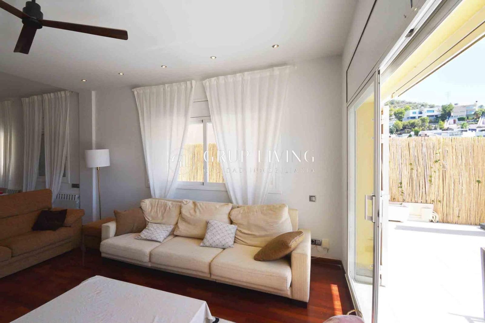 4 soveværelse Semi-Rækkehus til leje i Sitges med swimmingpool - € 3.800 (Ref: 9240053)