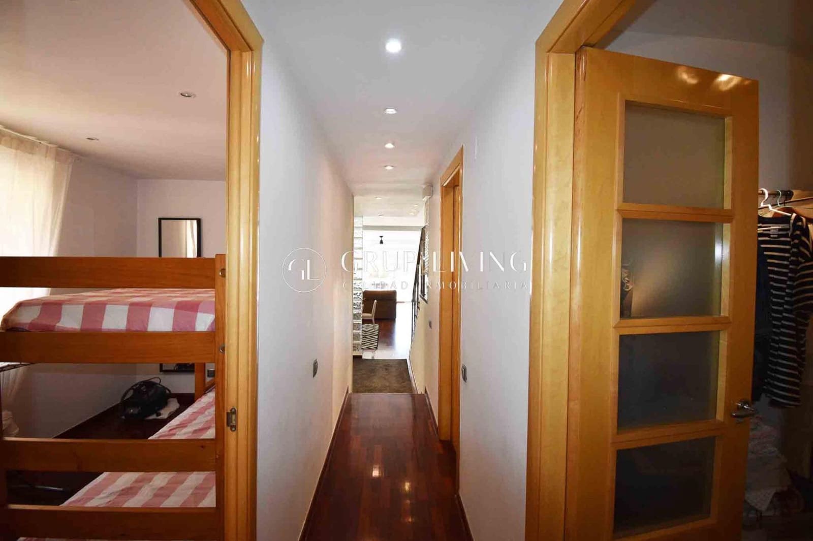 4 soveværelse Semi-Rækkehus til leje i Sitges med swimmingpool - € 3.800 (Ref: 9240053)