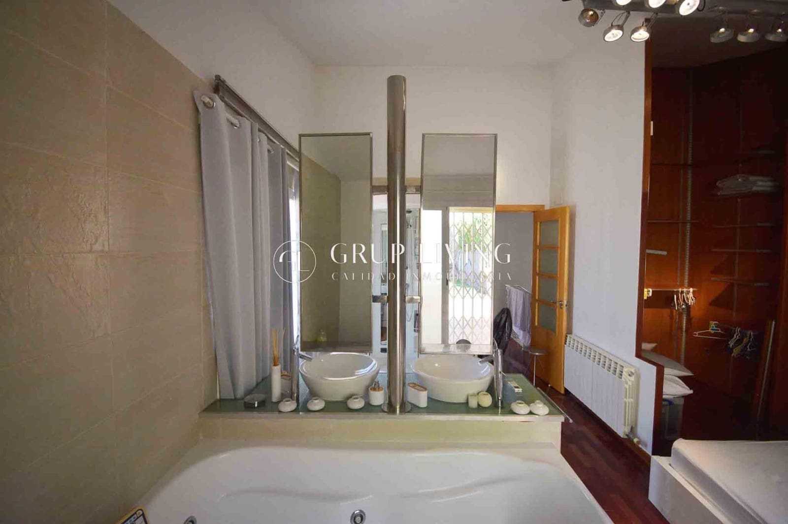 4 soveværelse Semi-Rækkehus til leje i Sitges med swimmingpool - € 3.800 (Ref: 9240053)