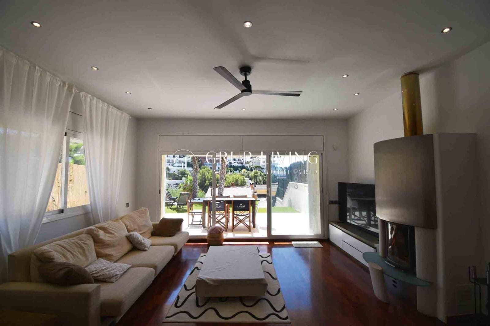 4 soveværelse Semi-Rækkehus til leje i Sitges med swimmingpool - € 3.800 (Ref: 9240053)