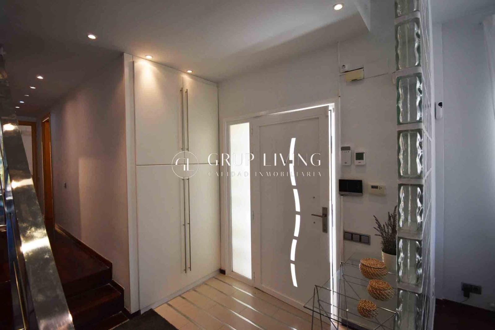 4 soveværelse Semi-Rækkehus til leje i Sitges med swimmingpool - € 3.800 (Ref: 9240053)