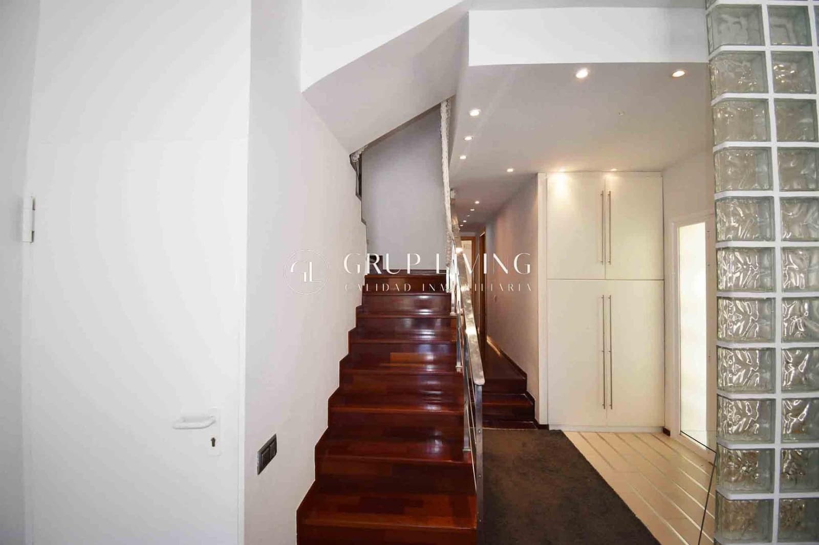 4 soveværelse Semi-Rækkehus til leje i Sitges med swimmingpool - € 3.800 (Ref: 9240053)