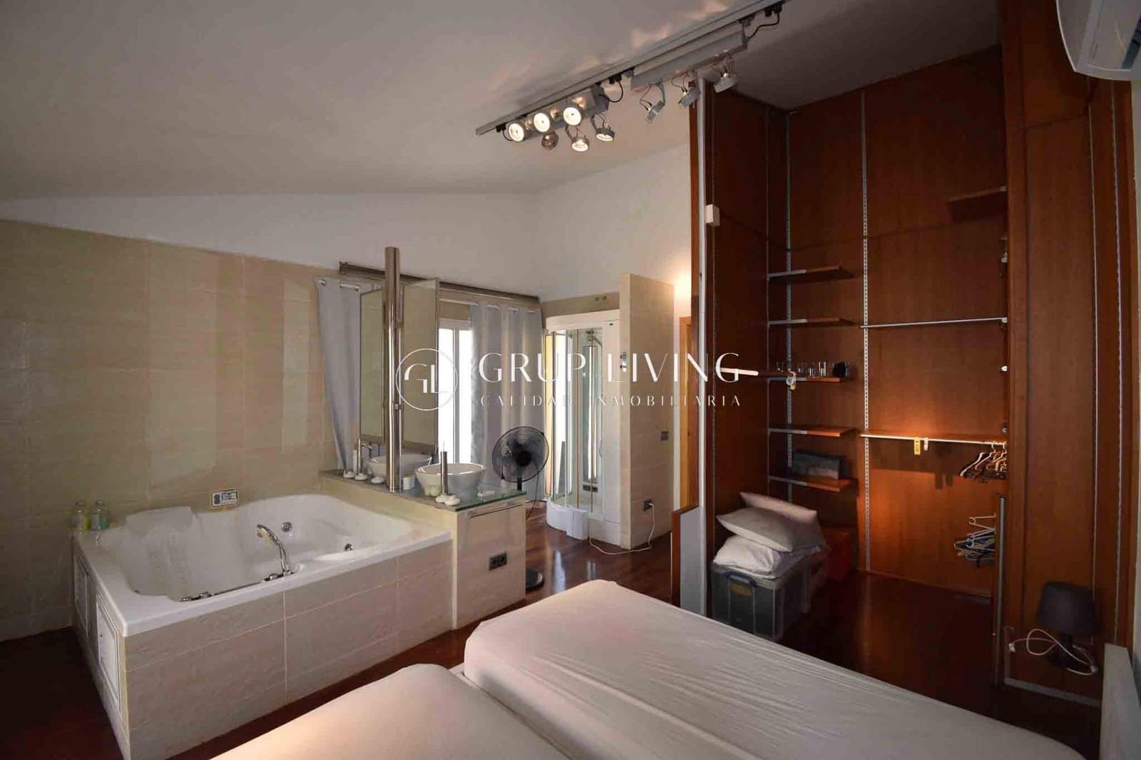 4 soveværelse Semi-Rækkehus til leje i Sitges med swimmingpool - € 3.800 (Ref: 9240053)