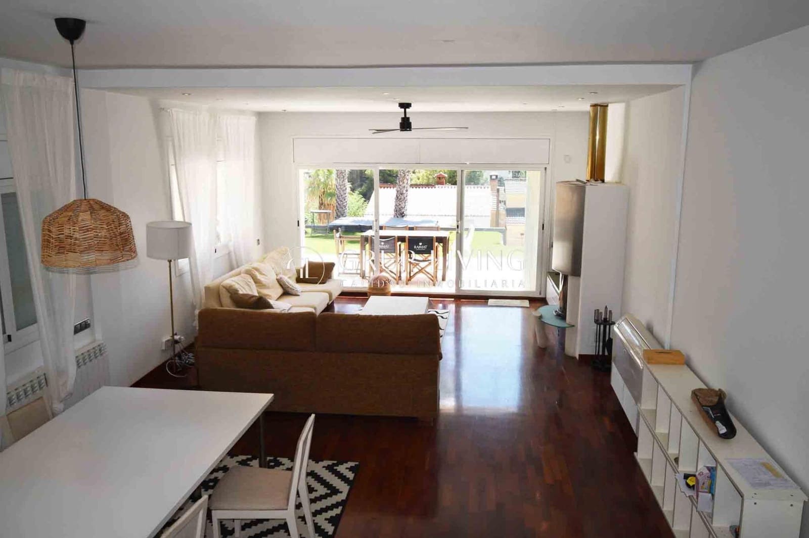 4 soveværelse Semi-Rækkehus til leje i Sitges med swimmingpool - € 3.800 (Ref: 9240053)