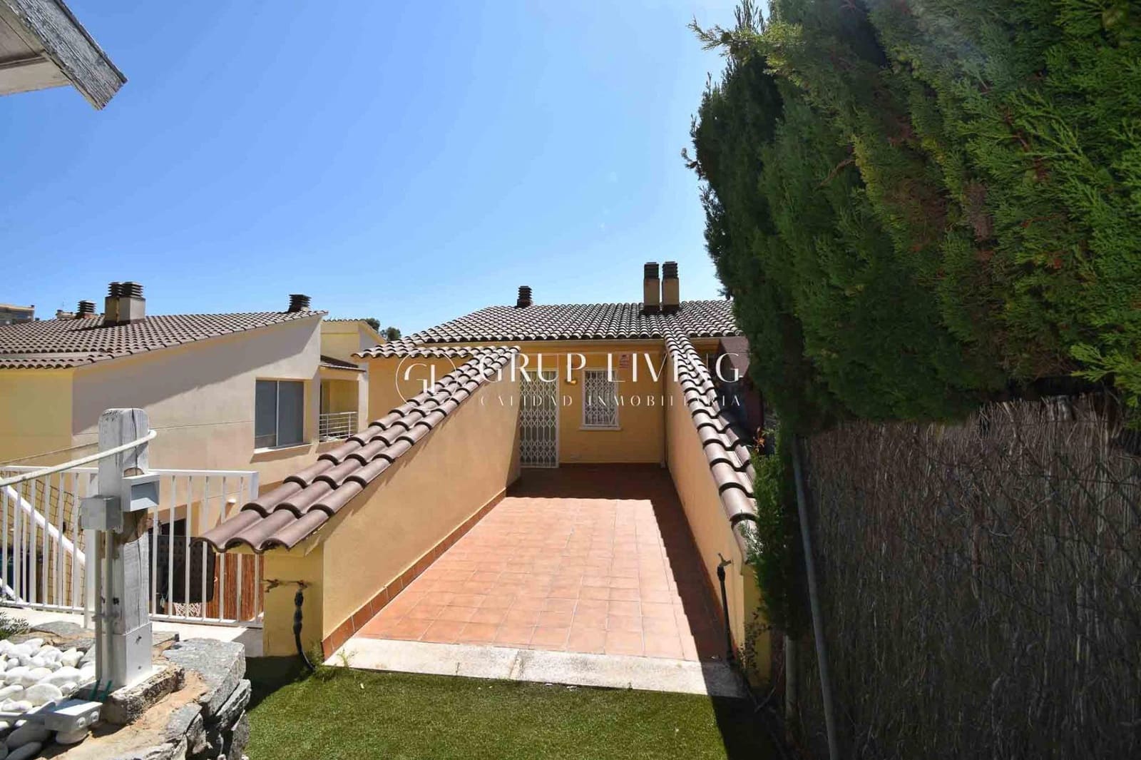 4 soveværelse Semi-Rækkehus til leje i Sitges med swimmingpool - € 3.800 (Ref: 9240053)