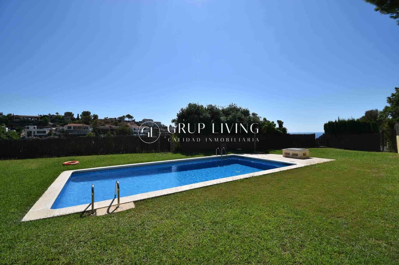 4 soveværelse Semi-Rækkehus til leje i Sitges med swimmingpool - € 3.800 (Ref: 9240053)