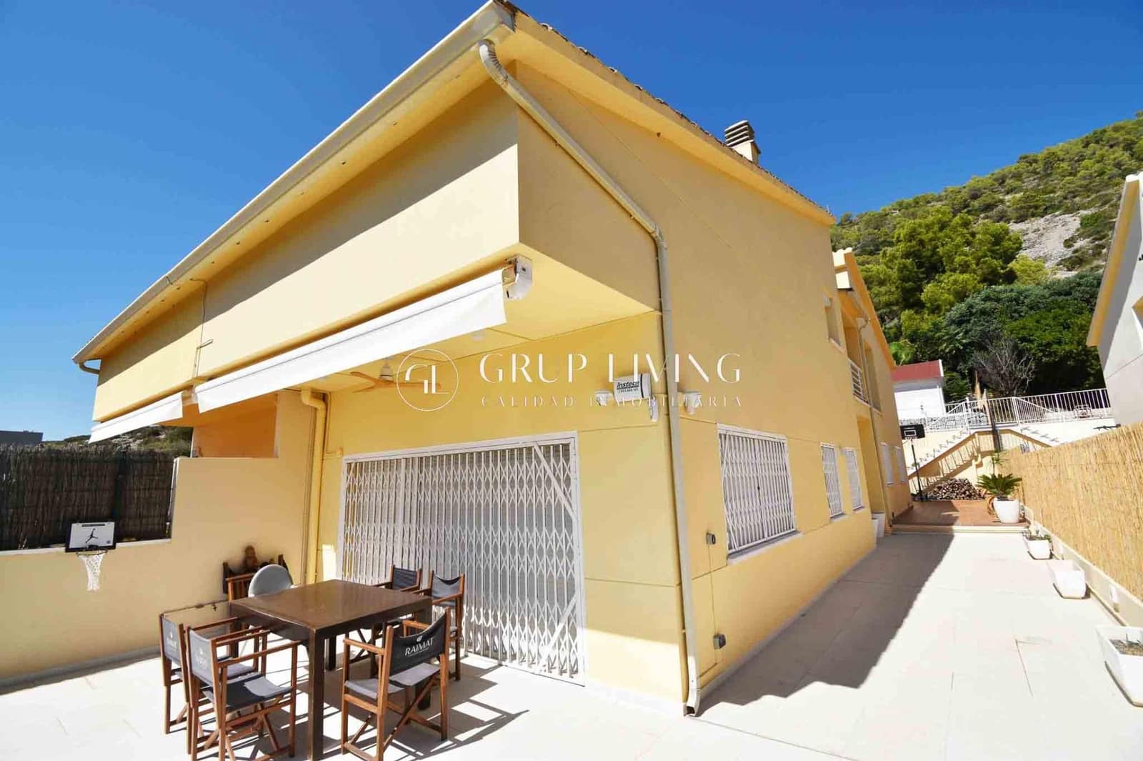 4 soveværelse Semi-Rækkehus til leje i Sitges med swimmingpool - € 3.800 (Ref: 9240053)