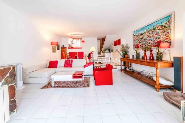 4 bedroom Villa for sale in Sitges with pool garage - € 630,000 (Ref: 9240055)