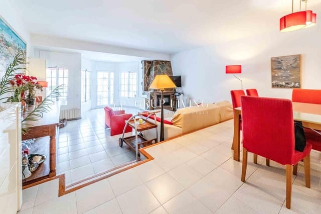 4 bedroom Villa for sale in Sitges with pool garage - € 630,000 (Ref: 9240055)