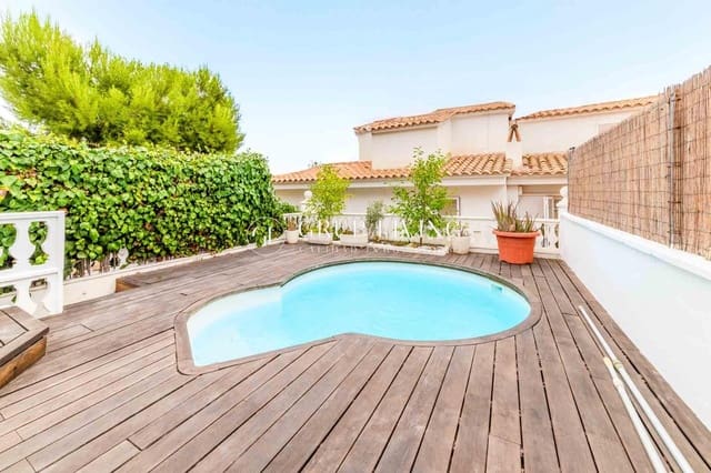 4 bedroom Villa for sale in Sitges with pool garage - € 630,000 (Ref: 9240055)
