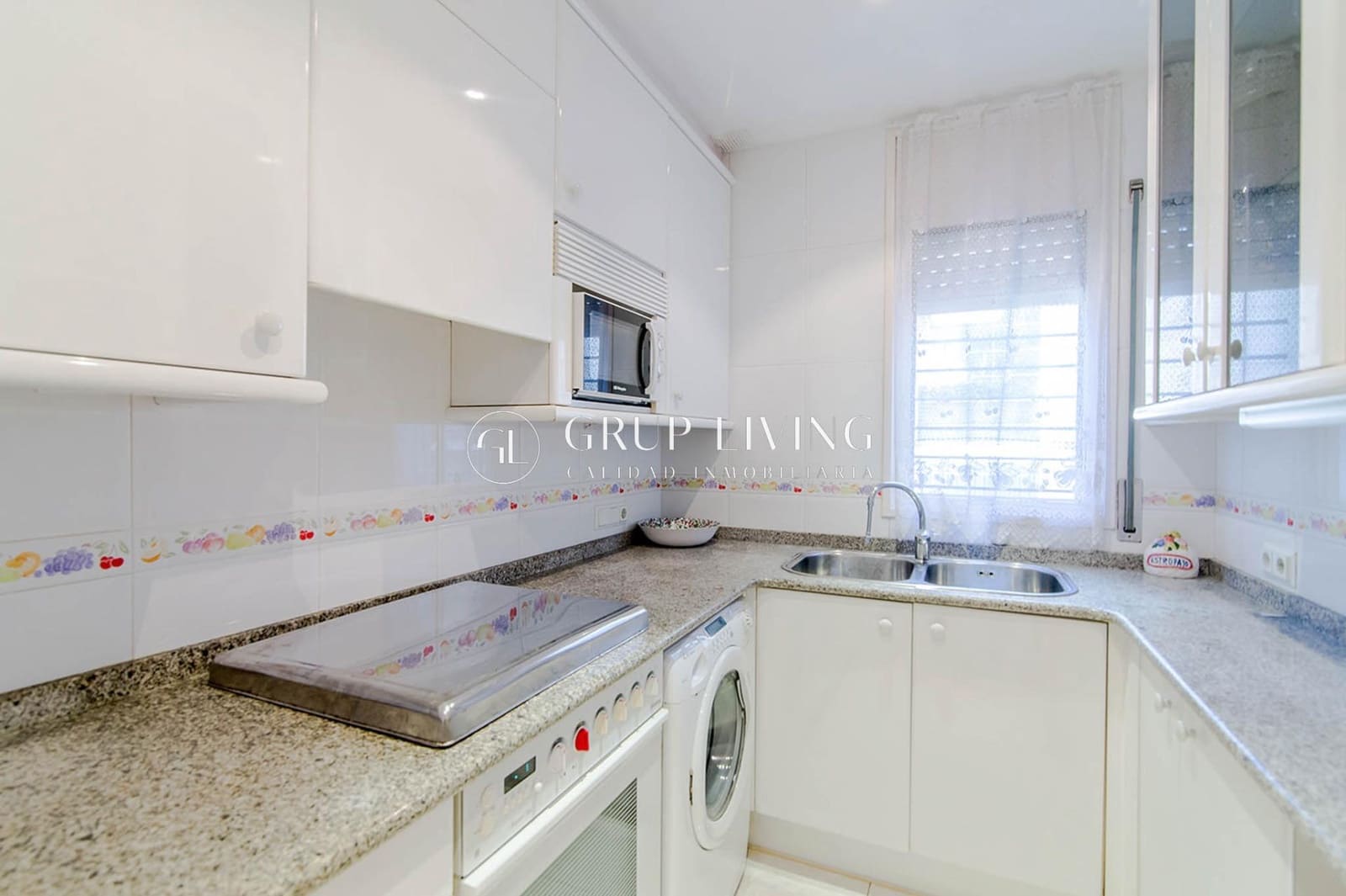 3 bedroom Flat for rent in Sitges with pool garage - € 2,200 (Ref: 9262711)