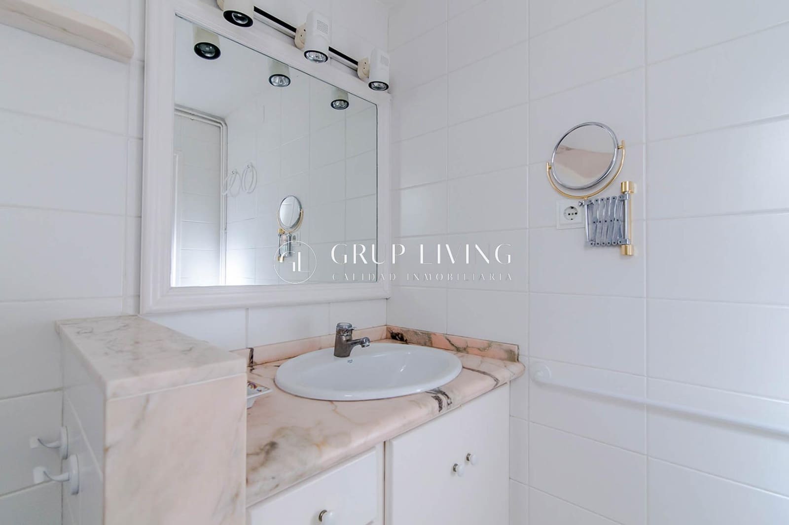 3 bedroom Flat for rent in Sitges with pool garage - € 2,200 (Ref: 9262711)