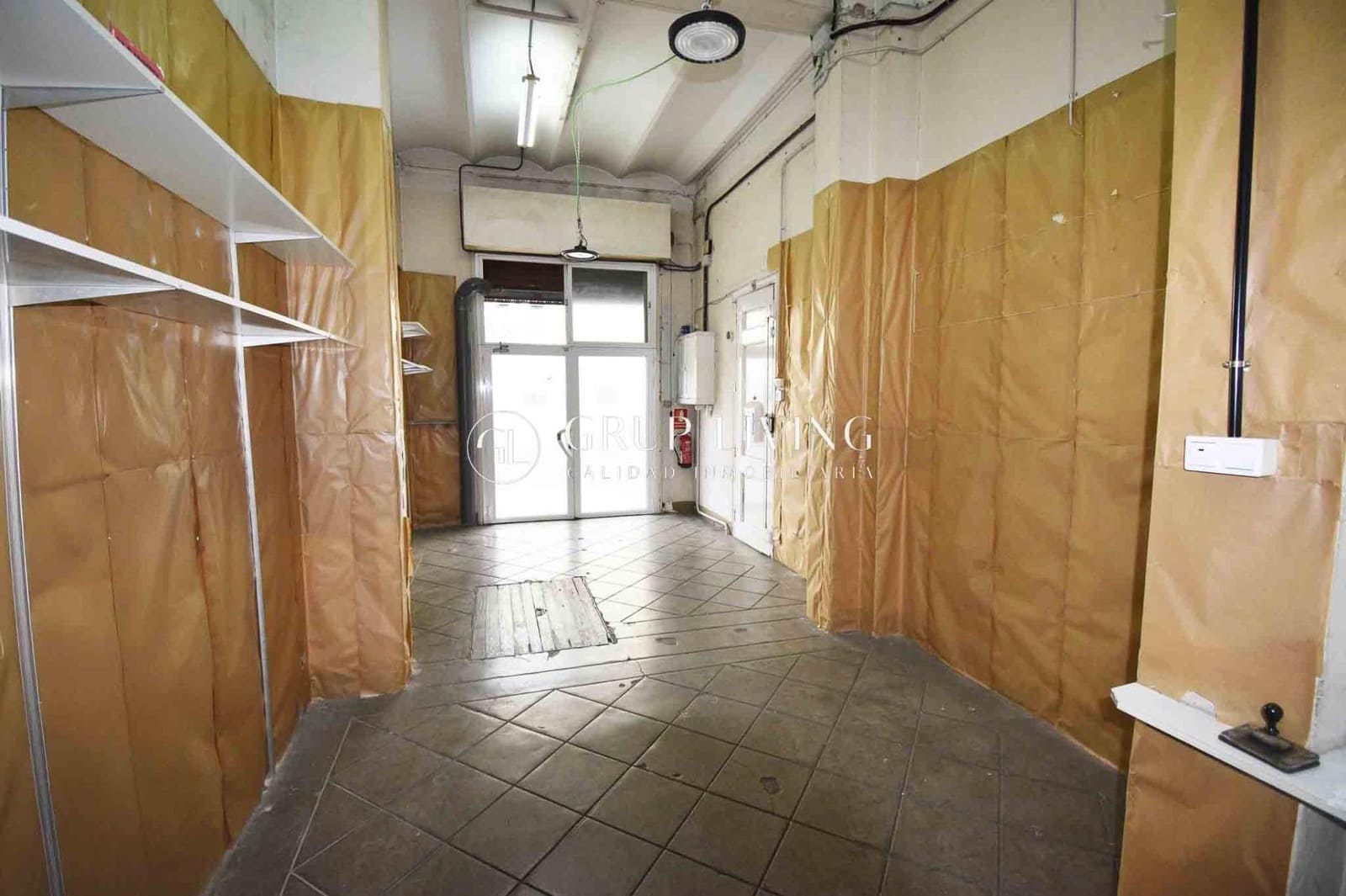 Commercial for sale in Barcelona city - € 575,000 (Ref: 9264301)