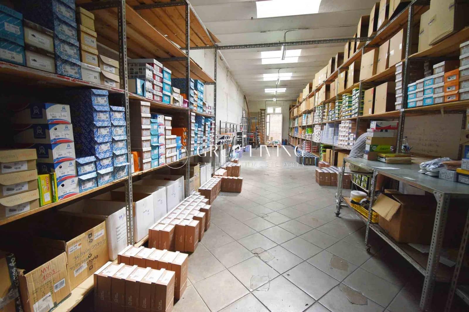 Commercial for sale in Barcelona city - € 575,000 (Ref: 9264301)